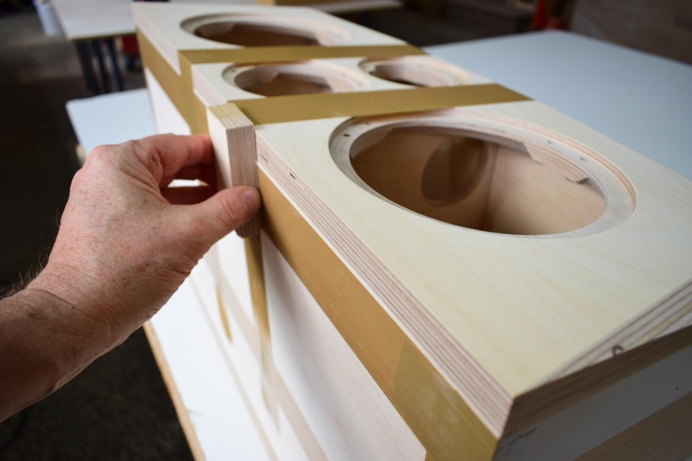 Illuminator-Center 25